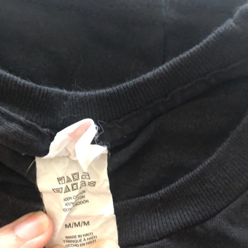 Def Leppard,Motley Crew,Poison, Joan Jett mens  concert t-shirt size medium 2022 - Picture 4 of 6